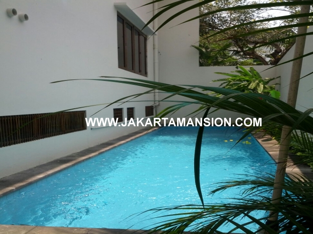 HR567 Excellent house for rent at Kemang Jakarta Selatan cheap price