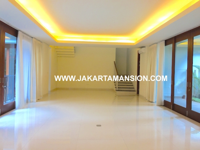 HR574 House for rent at senopati kebayoran baru for lease disewakan