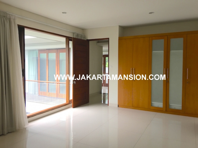 HR574 House for rent at senopati kebayoran baru for lease disewakan