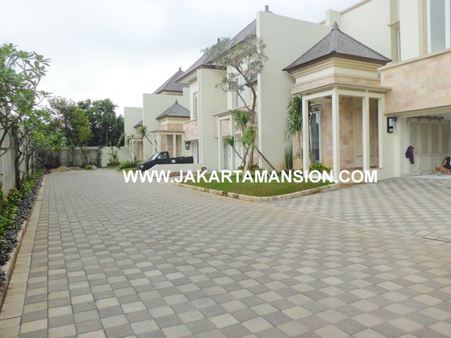 HR586 Compound for rent at Pejaten close to kemang