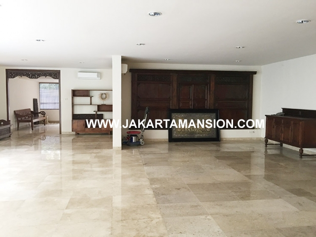 HR587 House for rent at Senayan 