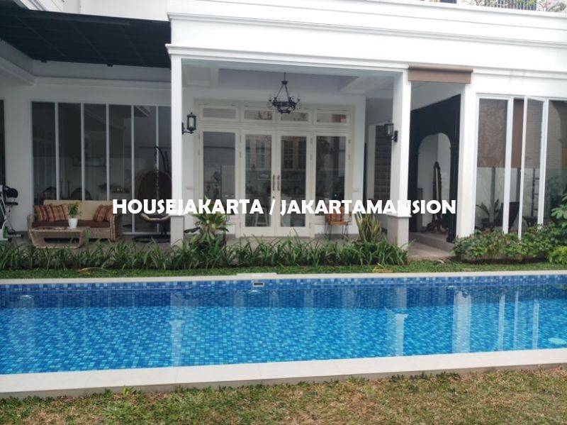 HR587 House for rent at Senayan 