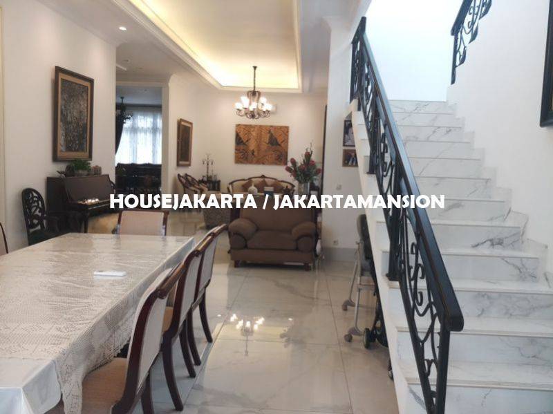 HR587 House for rent at Senayan 