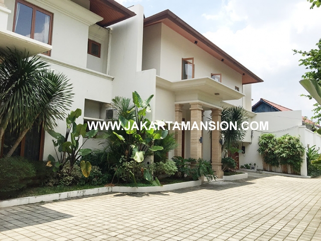 HR593 Compound for rent at Kemang