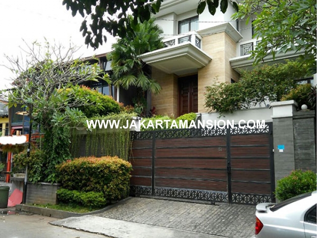 HS664 Rumah bagus jalan hanglekiu kebayoran baru dijual murah ada swimming pool dan Lift