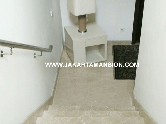 AS689 Apartement Pakubuwono House private pool 3 lantai dijual murah