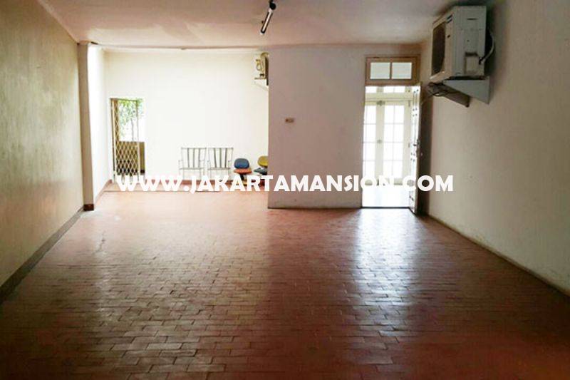 HS706 Rumah Jalan Cemara Senopati Kebayoran Baru Dijual Murah ada Pool