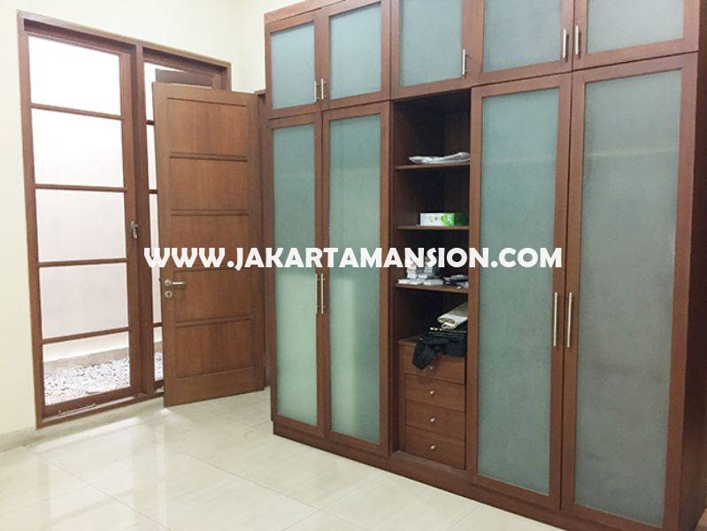 HR747 House for Lease Rent Sewa at Senopati Kebayoran Baru
