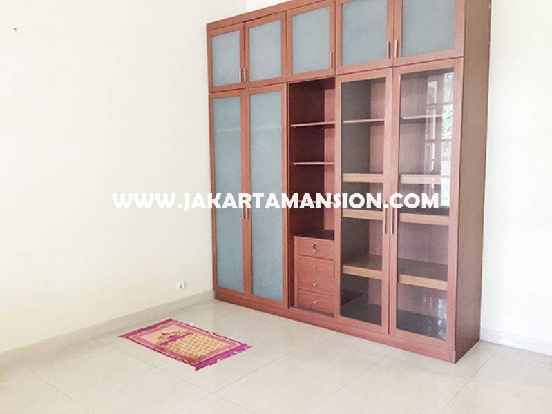 HR747 House for Lease Rent Sewa at Senopati Kebayoran Baru