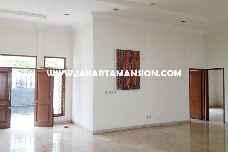 HS765 Rumah Bagus ada Pool dekat Kemang Raya Dijual Murah Jalan Besar dan Tenang