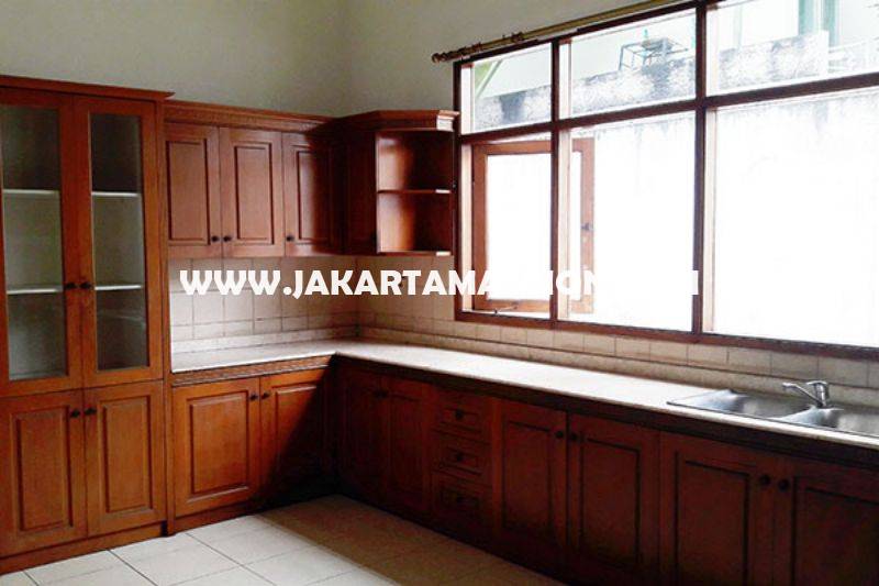 HS765 Rumah Bagus ada Pool dekat Kemang Raya Dijual Murah Jalan Besar dan Tenang