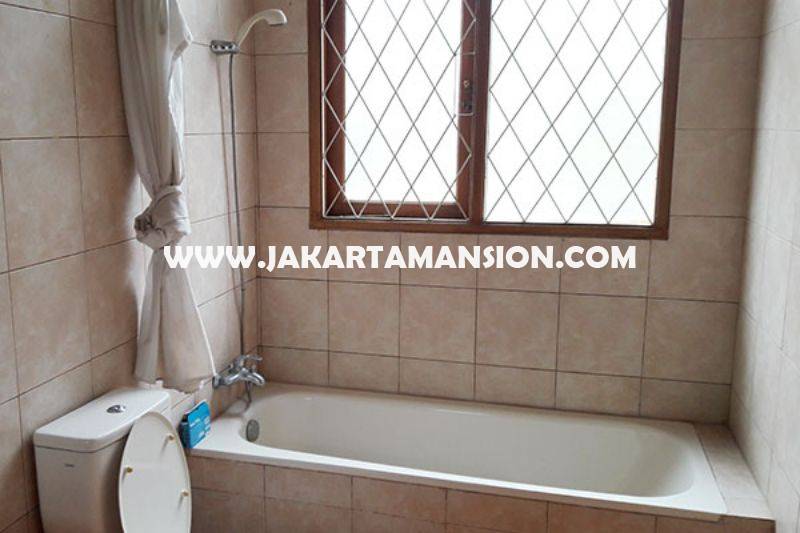 HS765 Rumah Bagus ada Pool dekat Kemang Raya Dijual Murah Jalan Besar dan Tenang