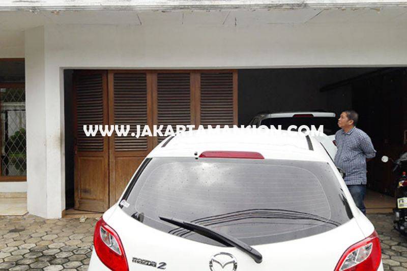 HS765 Rumah Bagus ada Pool dekat Kemang Raya Dijual Murah Jalan Besar dan Tenang