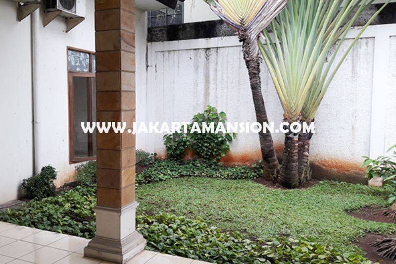 HS765 Rumah Bagus ada Pool dekat Kemang Raya Dijual Murah Jalan Besar dan Tenang