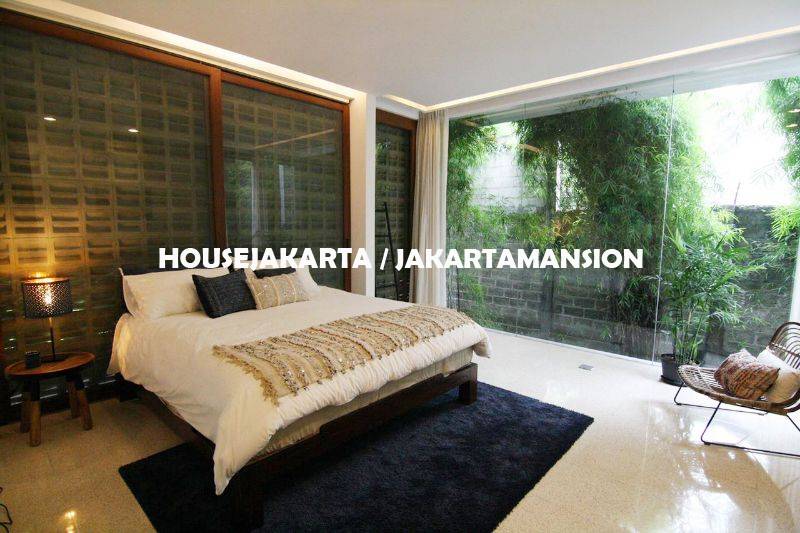 HR766 Compound for rent at Jati Padang South Jakarta