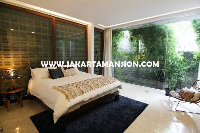 HR776 Compound House at Jatipadang For Rent Sewa Lease Wide Land and Green Area