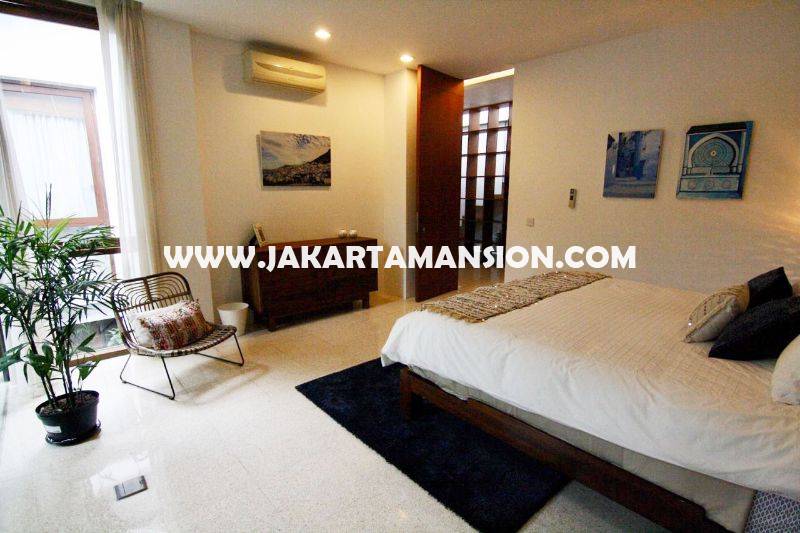 HR776 Compound House at Jatipadang For Rent Sewa Lease Wide Land and Green Area