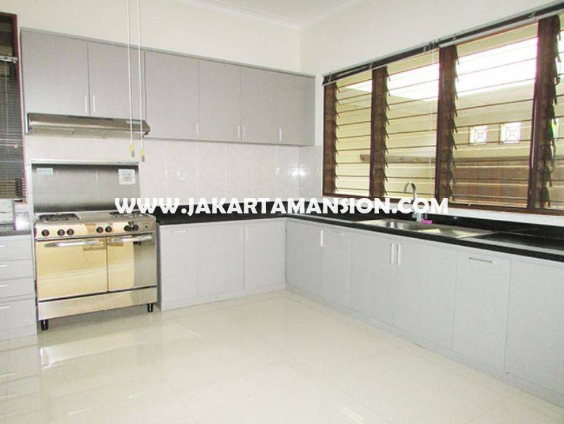 HR778 House for rent sewa lease at Senayan (Kebayoran Baru) 