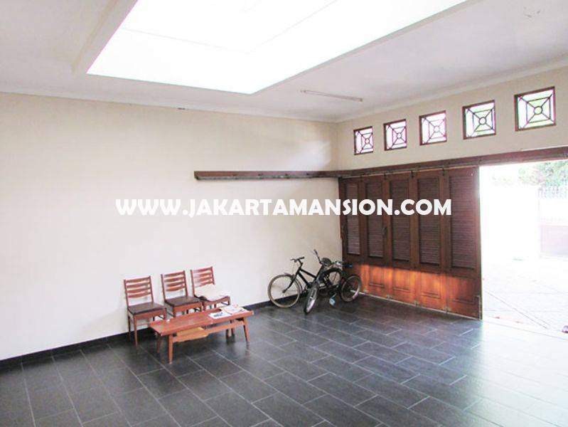 HR778 House for rent sewa lease at Senayan (Kebayoran Baru) 