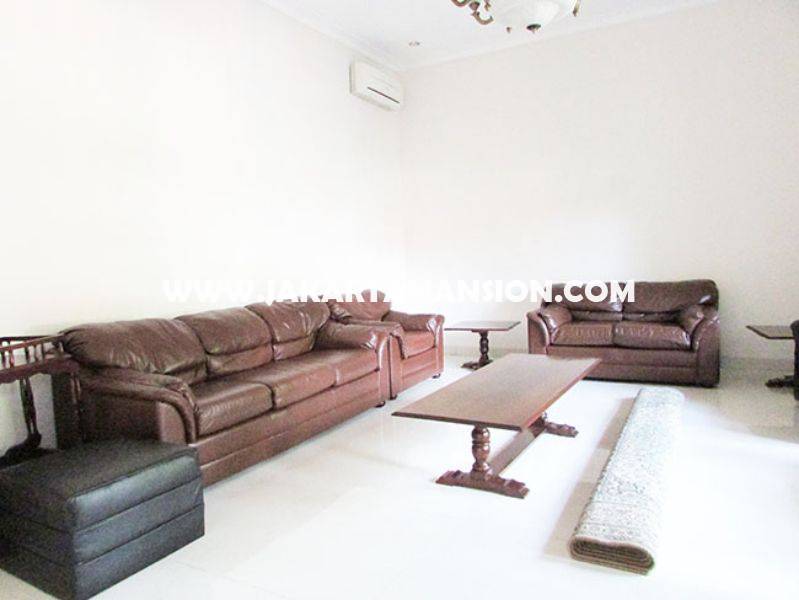 HR778 House for rent sewa lease at Senayan (Kebayoran Baru) 