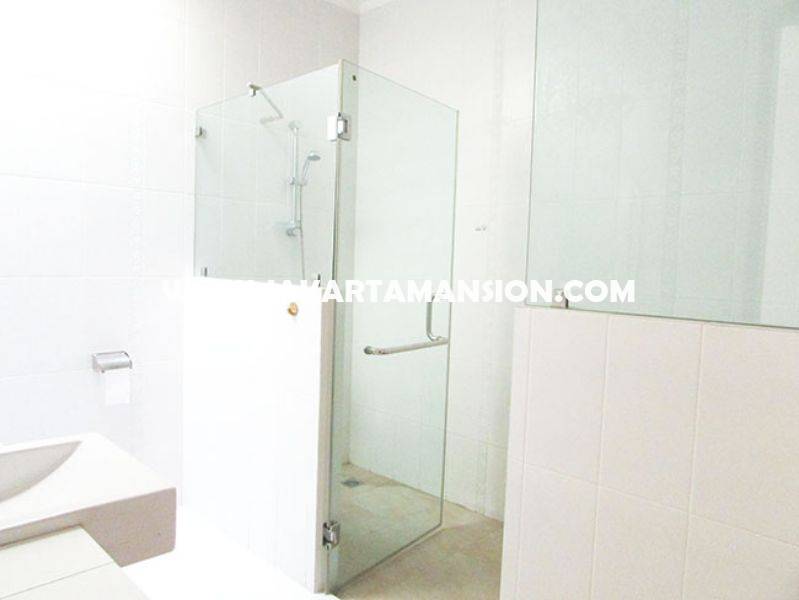 HR778 House for rent sewa lease at Senayan (Kebayoran Baru) 