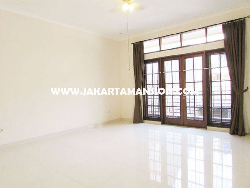 HR778 House for rent sewa lease at Senayan (Kebayoran Baru) 