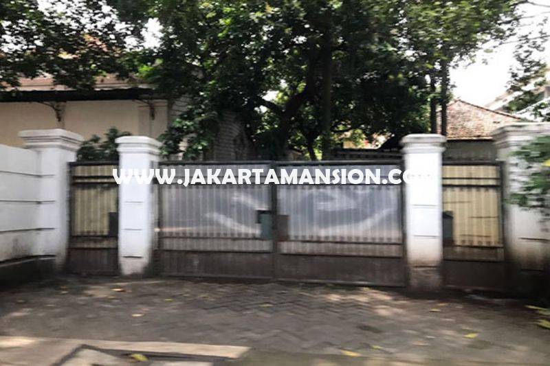 HS818 Rumah Jalan Cendana Menteng Jakarta Pusat Dijual Murah ada Swimming Pool