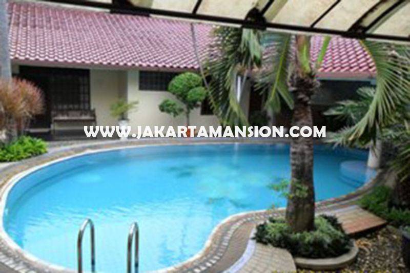 HS825 Rumah Jalan Malang Menteng Dijual Murah 2 lantai ada Pool tanah Kotak