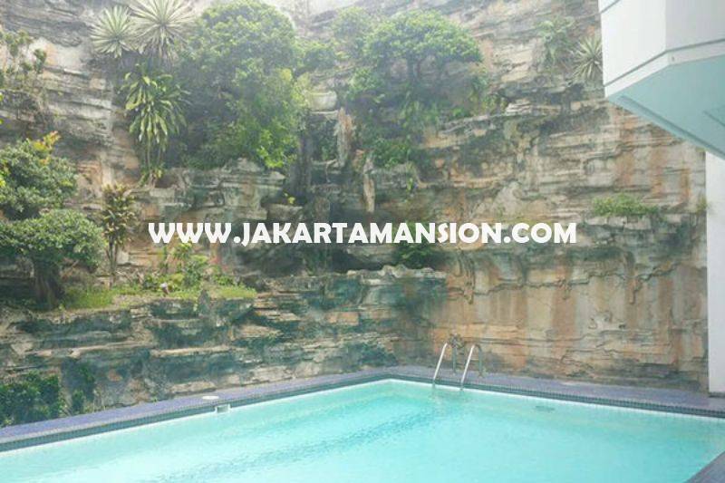 HS828 Rumah Jalan Dharmawangsa dekat Brawijaya Kebayoran Baru Dijual Murah ada Pool