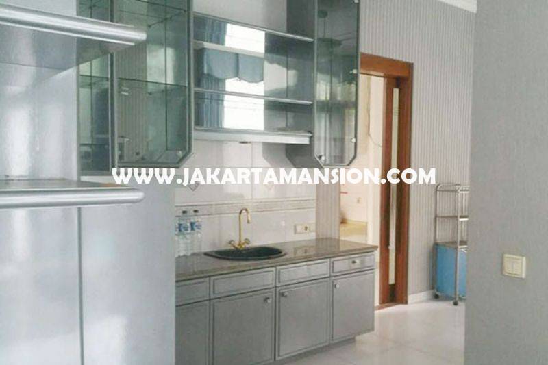 HS828 Rumah Jalan Dharmawangsa dekat Brawijaya Kebayoran Baru Dijual Murah ada Pool