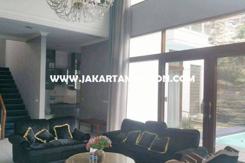 HS828 Rumah Jalan Dharmawangsa dekat Brawijaya Kebayoran Baru Dijual Murah ada Pool