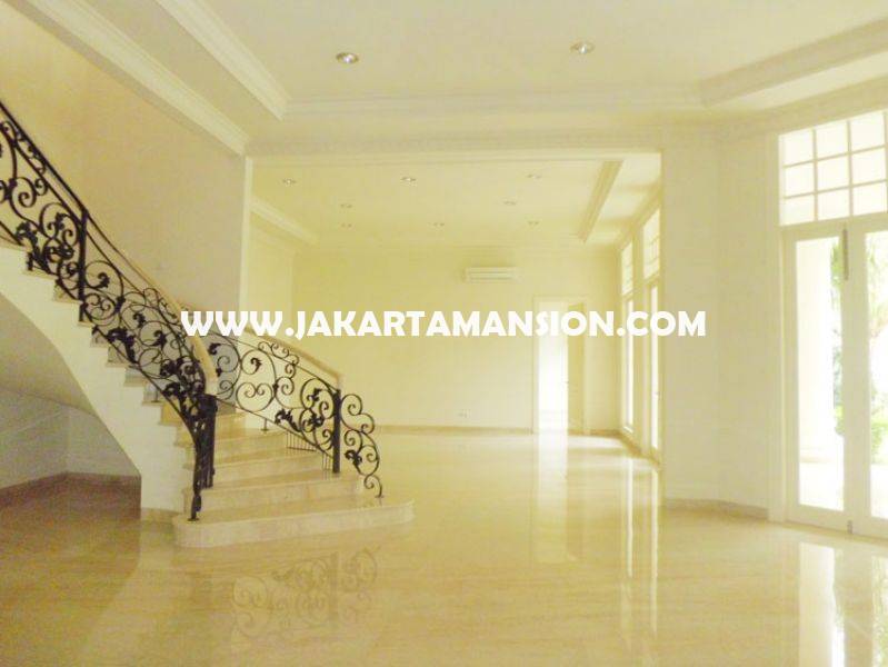 HS832 Rumah Bagus Jalan Kemang Jakarta Selatan ada Pool bebas banjir Dijual Murah