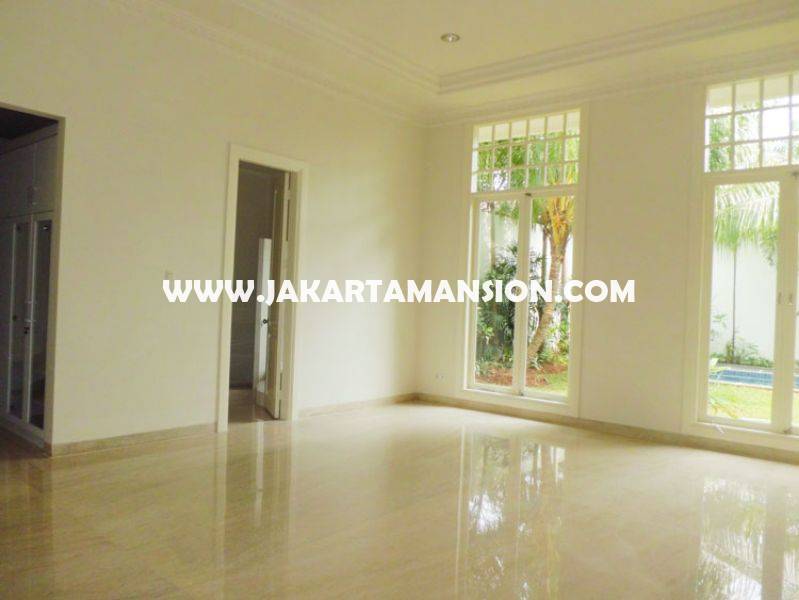 HS832 Rumah Bagus Jalan Kemang Jakarta Selatan ada Pool bebas banjir Dijual Murah