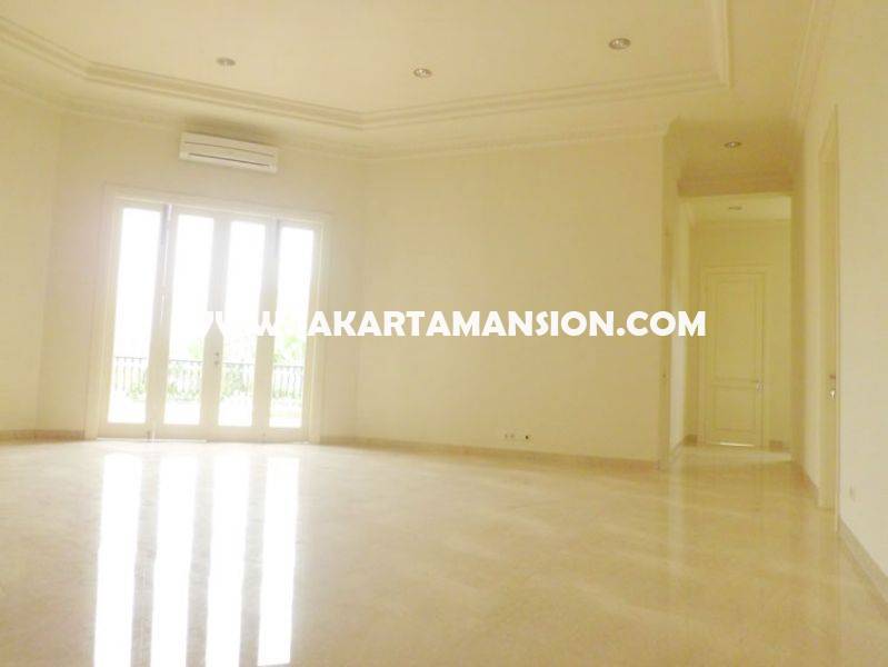 HS832 Rumah Bagus Jalan Kemang Jakarta Selatan ada Pool bebas banjir Dijual Murah