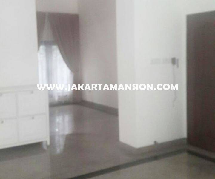 HS871 Rumah Jalan Dharmawangsa dekat Brawijaya Kebayoran Baru Dijual Murah ada Pool