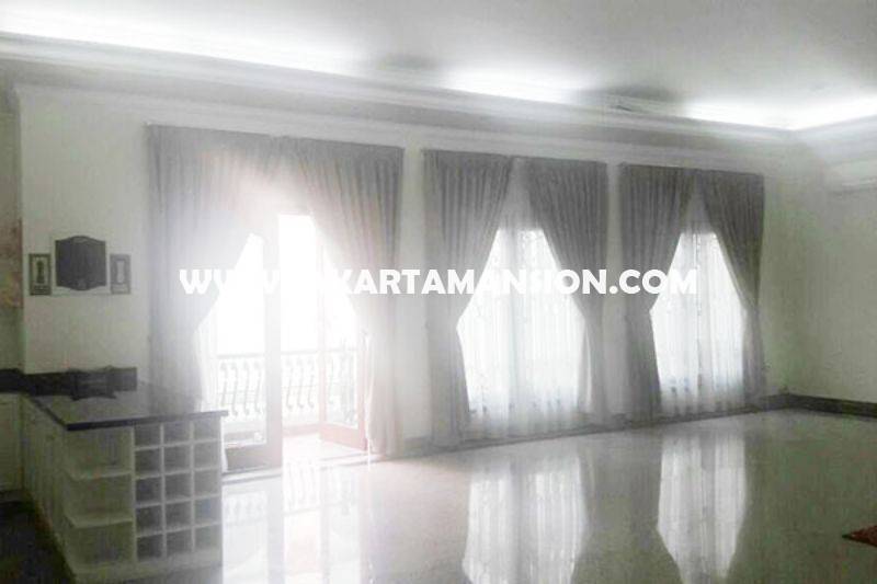 HS871 Rumah Jalan Dharmawangsa dekat Brawijaya Kebayoran Baru Dijual Murah ada Pool