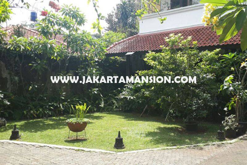 HS895 Rumah Jalan Dharmawangsa dekat Brawijaya Kebayoran Baru Dijual Murah Daerah Tenang tanah Kotak