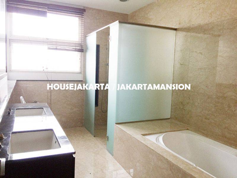 HR954 House for rent sewa lease at Pondok Indah