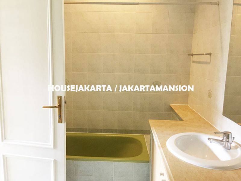 HR956 House for rent sewa lease at Pondok Indah