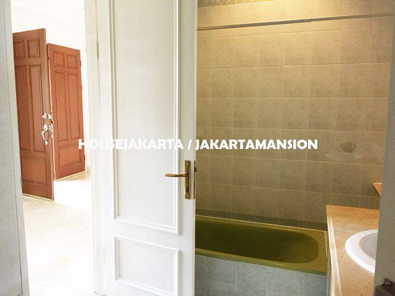 HR956 House for rent sewa lease at Pondok Indah