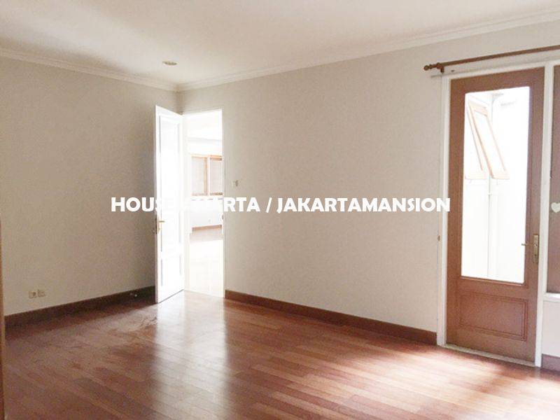HR956 House for rent sewa lease at Pondok Indah