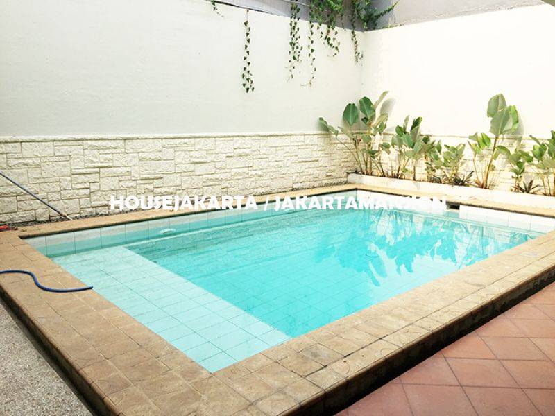 HR956 House for rent sewa lease at Pondok Indah
