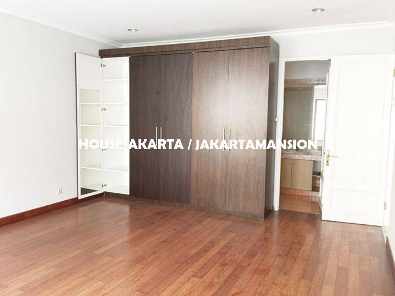 HR956 House for rent sewa lease at Pondok Indah