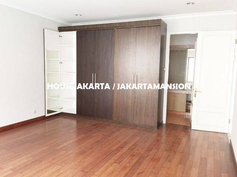 HR956 House for rent sewa lease at Pondok Indah
