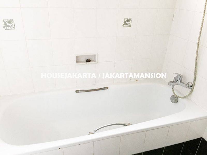 HR956 House for rent sewa lease at Pondok Indah