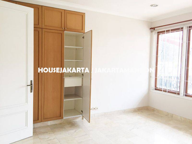 HR956 House for rent sewa lease at Pondok Indah