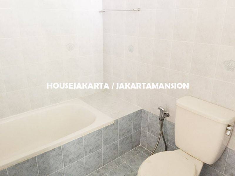 HR956 House for rent sewa lease at Pondok Indah