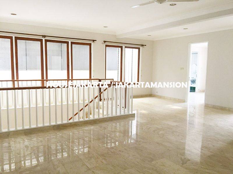 HR956 House for rent sewa lease at Pondok Indah