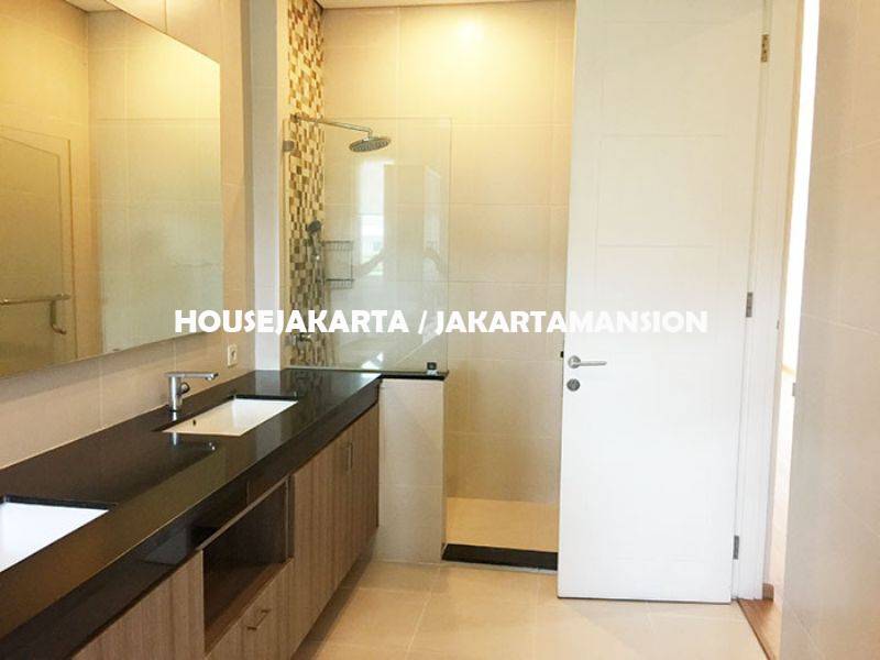 HR957 Compound for rent lease sewa at Kemang