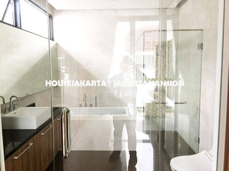 HR999 House for rent sewa lease at Pondok Indah